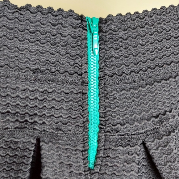 ANTHROPOLOGIE Structured Skater Skirt XS/S - Picture 6 of 14